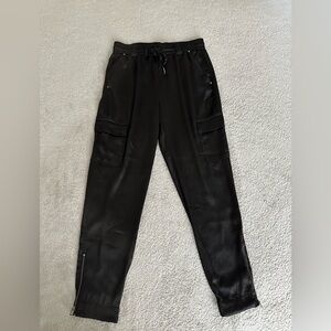 WHBM- Black joggers with pockets